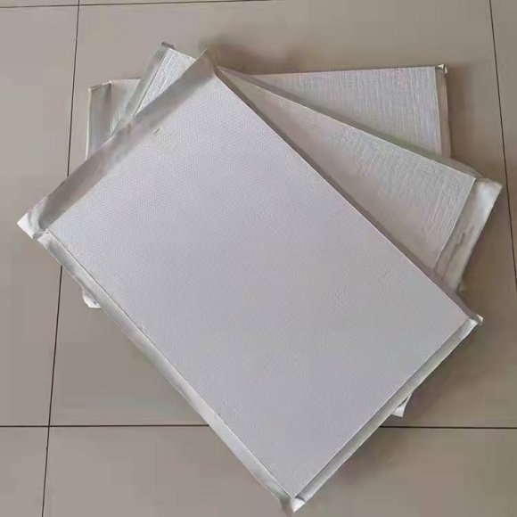 吉林地區(qū)銷量異常火爆的STP絕熱保溫板